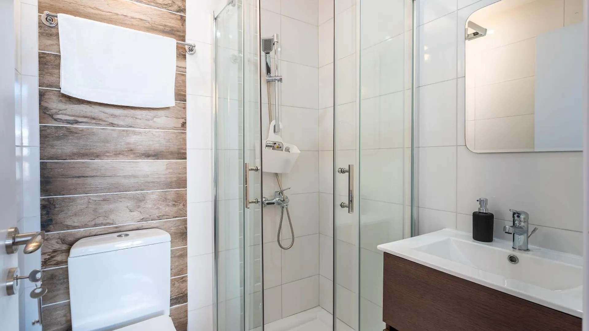 Hue 1-Bedroom Apartment In Larnaca
