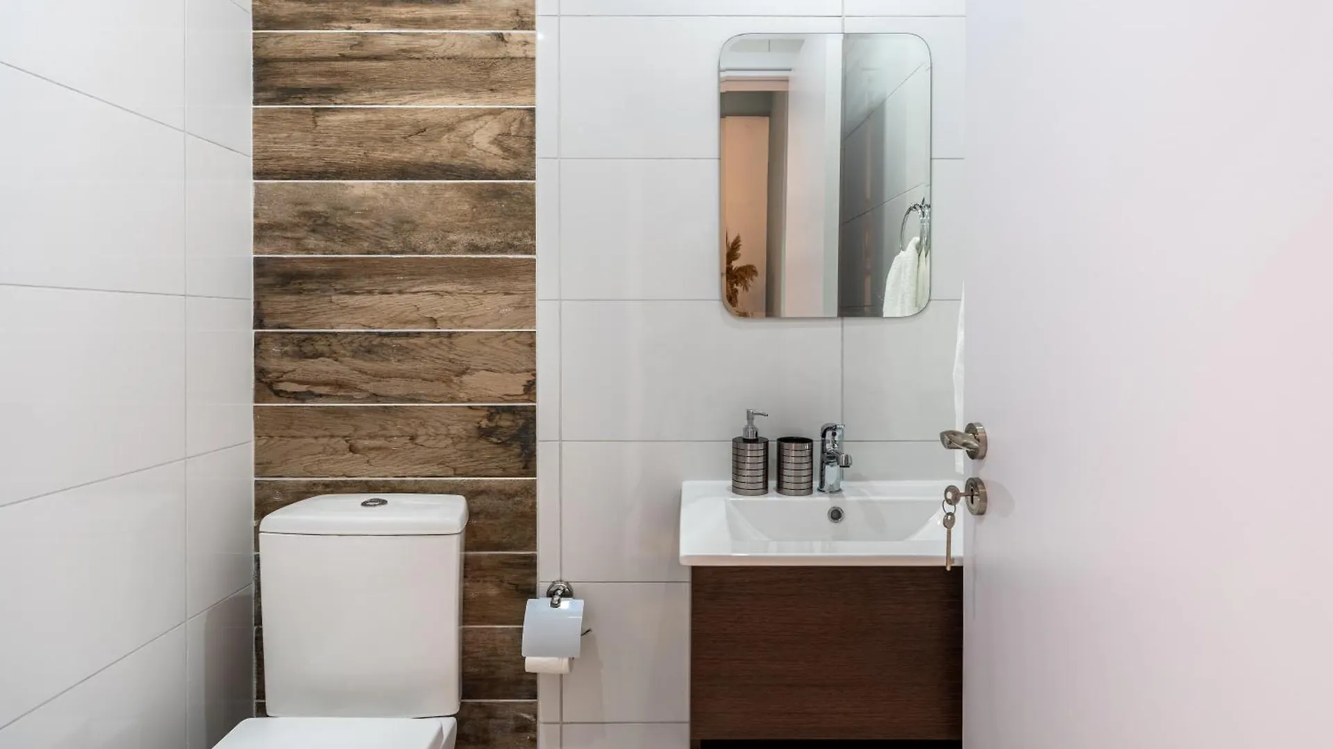 Hue 1-Bedroom Apartment In Larnaca