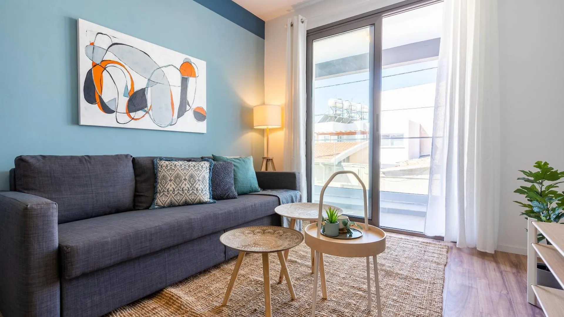 Hue 1-Bedroom Apartment In Larnaca 0*,